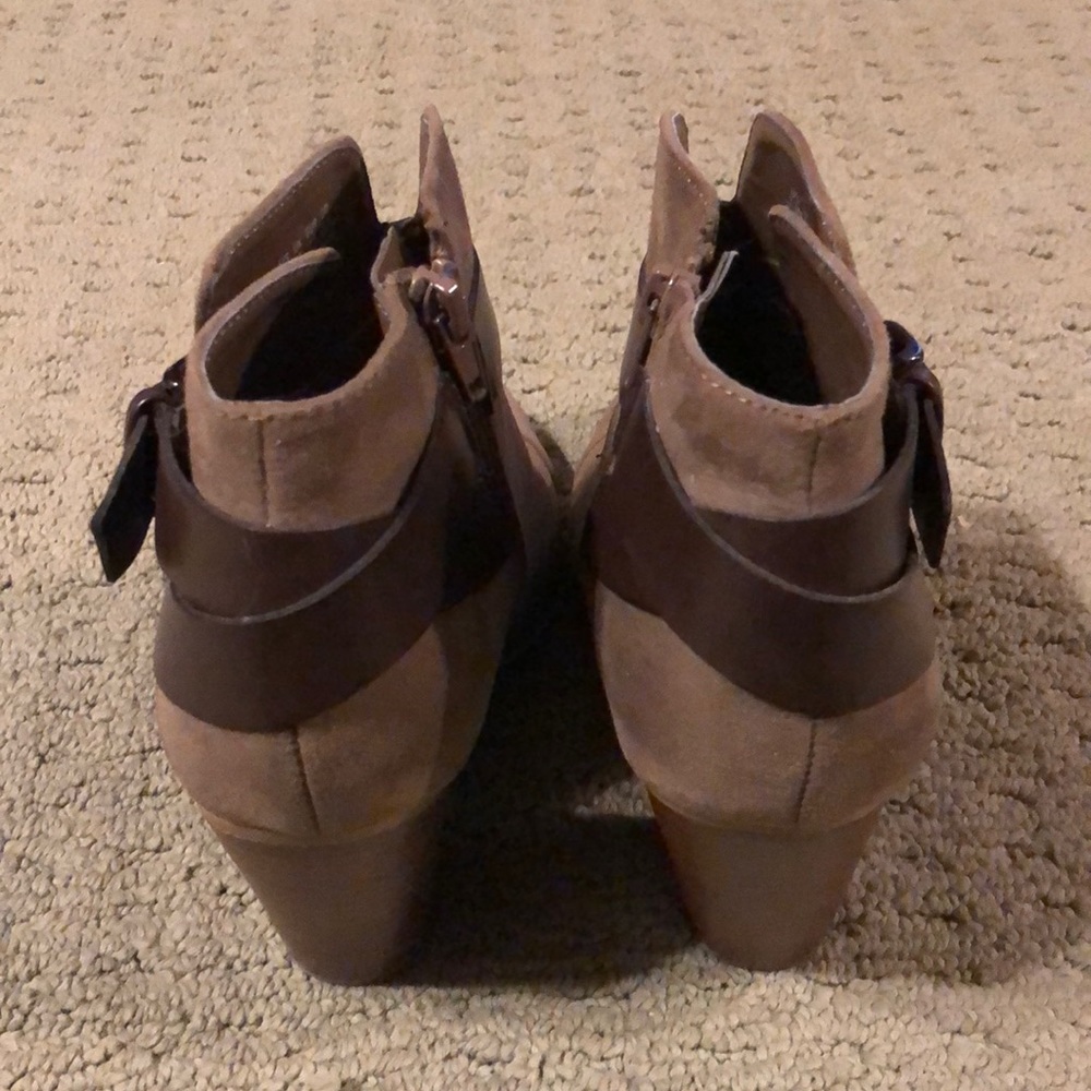 Women’s Brown Carlos Booties size 7.5 - Picture 3 of 7